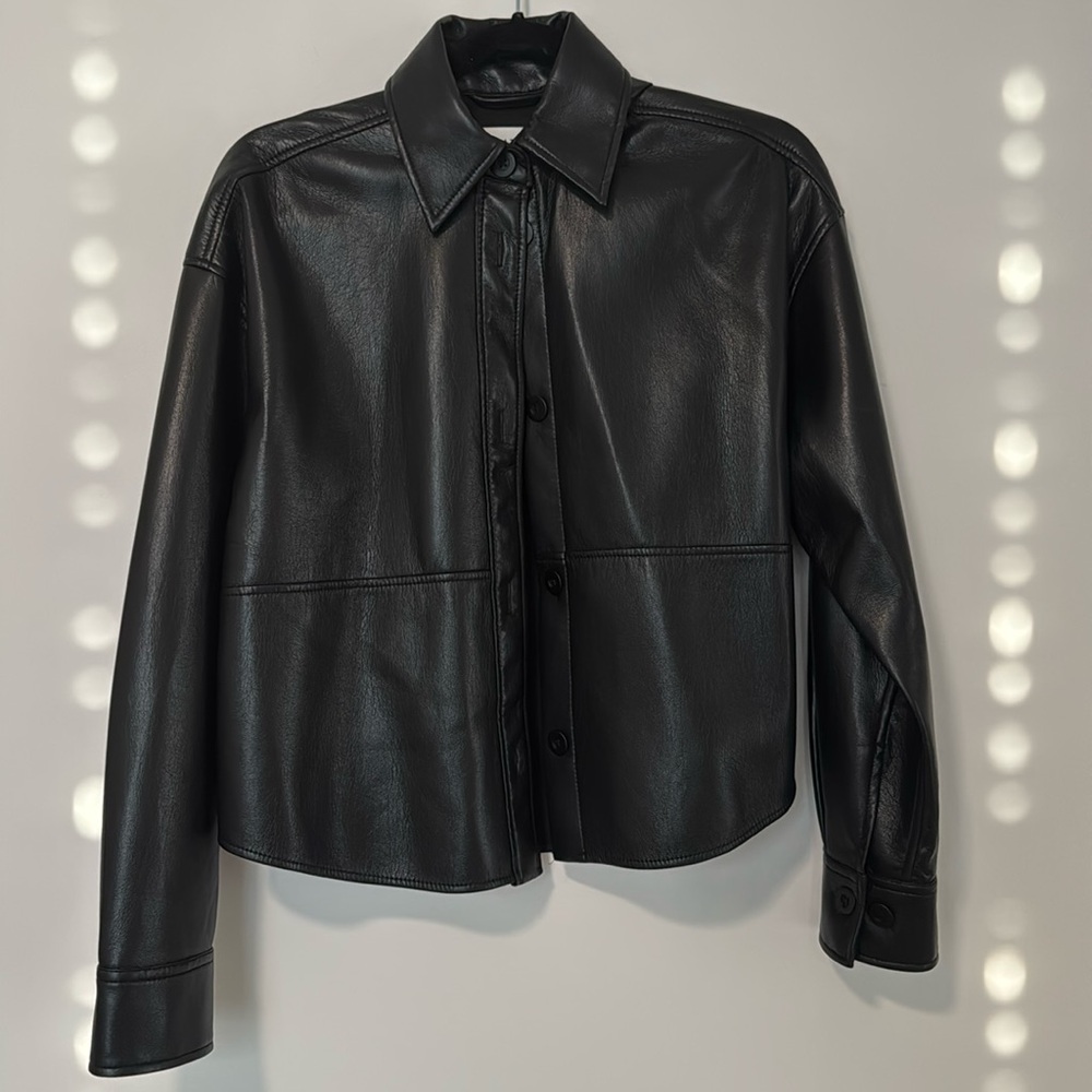 Aritzia Babaton Hip Length Pelli Shirt